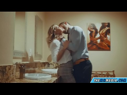❤️ Wann eng Busty Blond Iech an engem ëffentlechen Toilette verféiert Porno fb op lb.psi-mass.ru ﹏